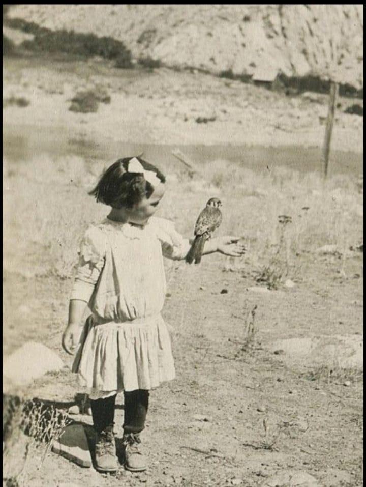 Vintage photo from Historical Indulgences site, Tumblr.